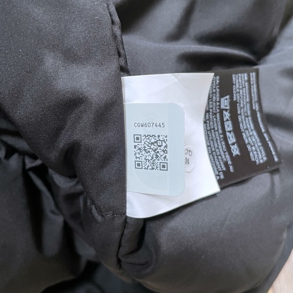 The North Face Women’s Arctic Parka Black Waterproof Coat - Picture 9 of 11